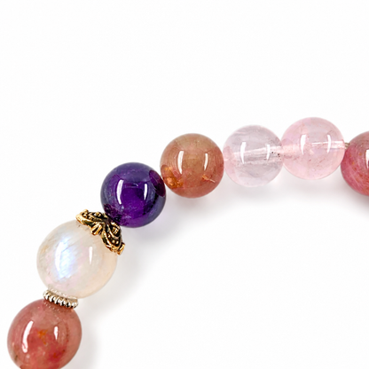 Moonveil Labradorite crystal bracelet flat-lay detail