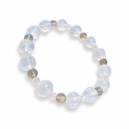 Full bracelet circle of Moon Tide Full Moon showing mixed 3.5-9mm moonstone bead arrangement